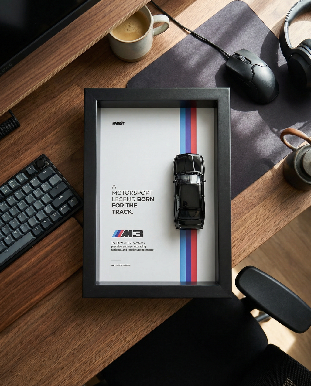 BMW M3 E30 – Mega Frame Edition