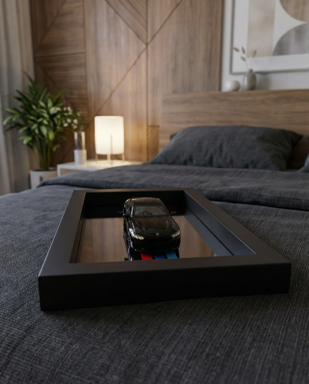 BMW M8 – Black Mega Frame Edition