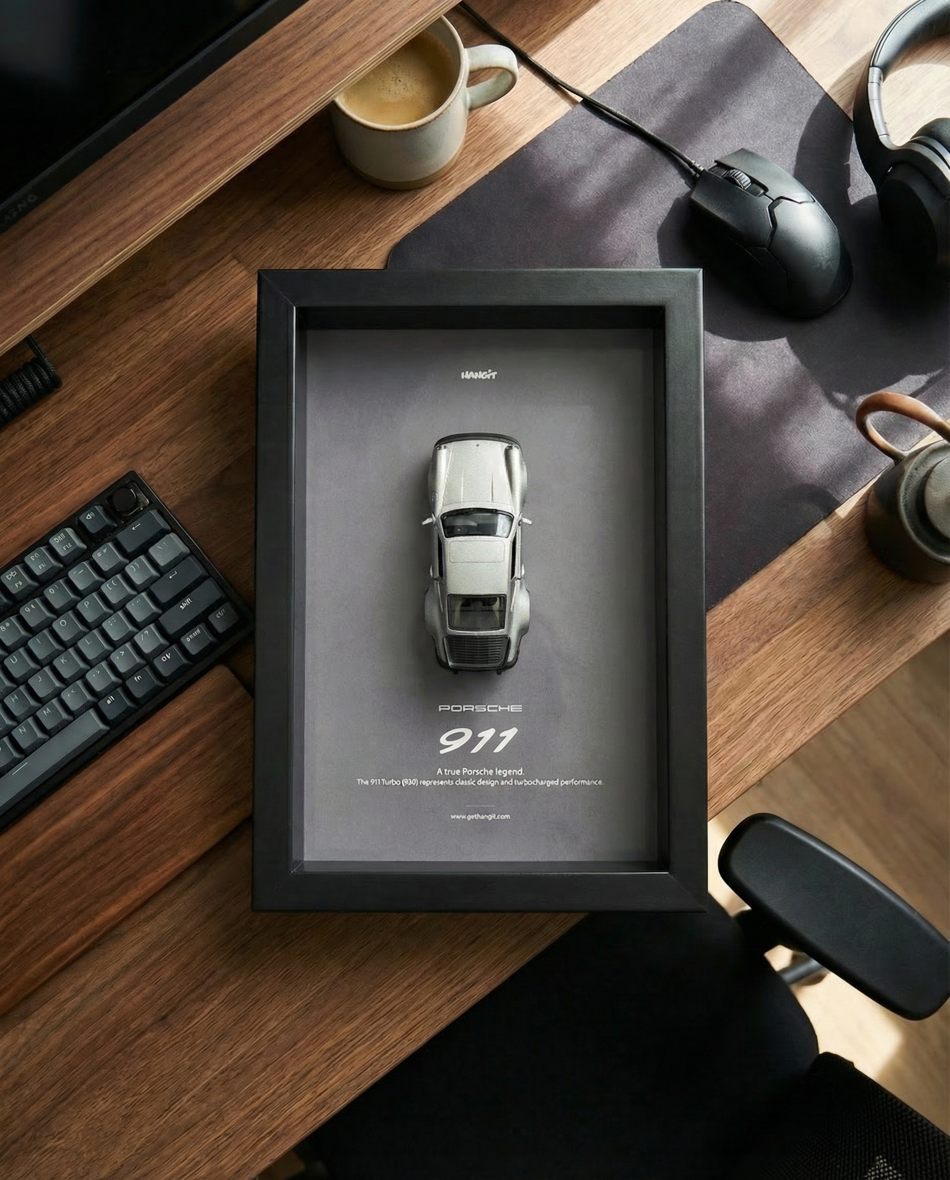 Porsche 911 Turbo (930) – Mega Frame Edition