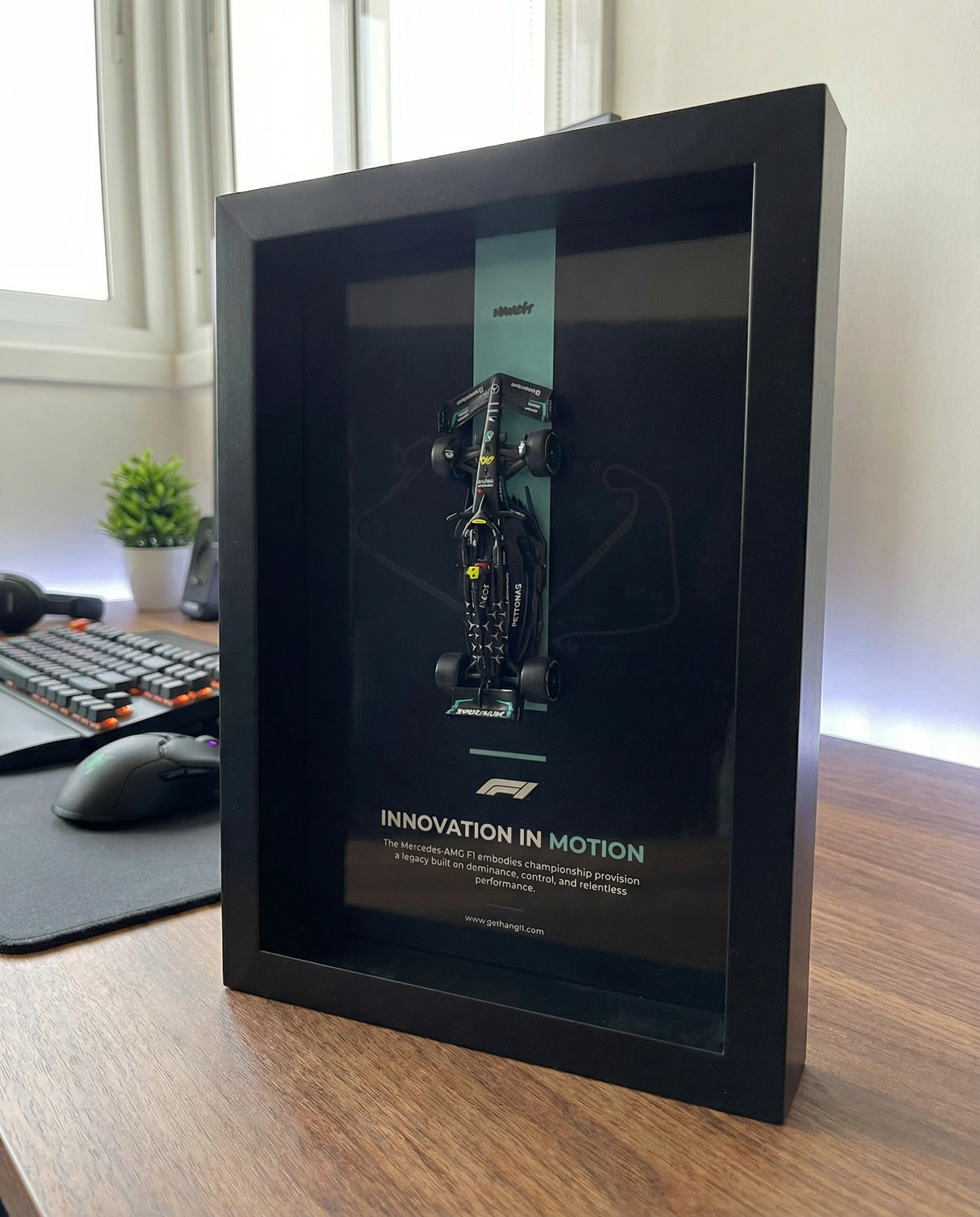 Mercedes-AMG Formula 1 – Mega Frame Edition