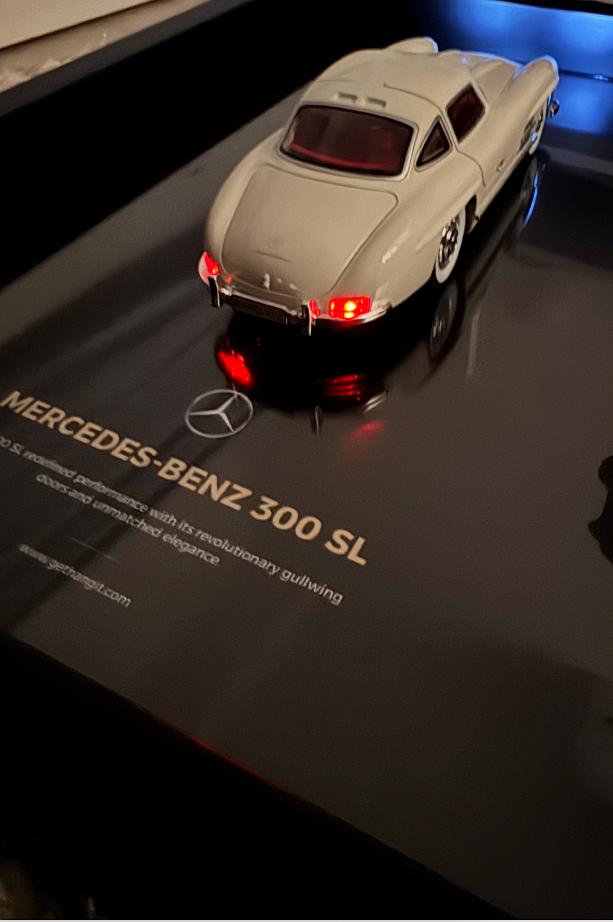 Mercedes-Benz 300 SL – Illuminated Grand Frame Edition